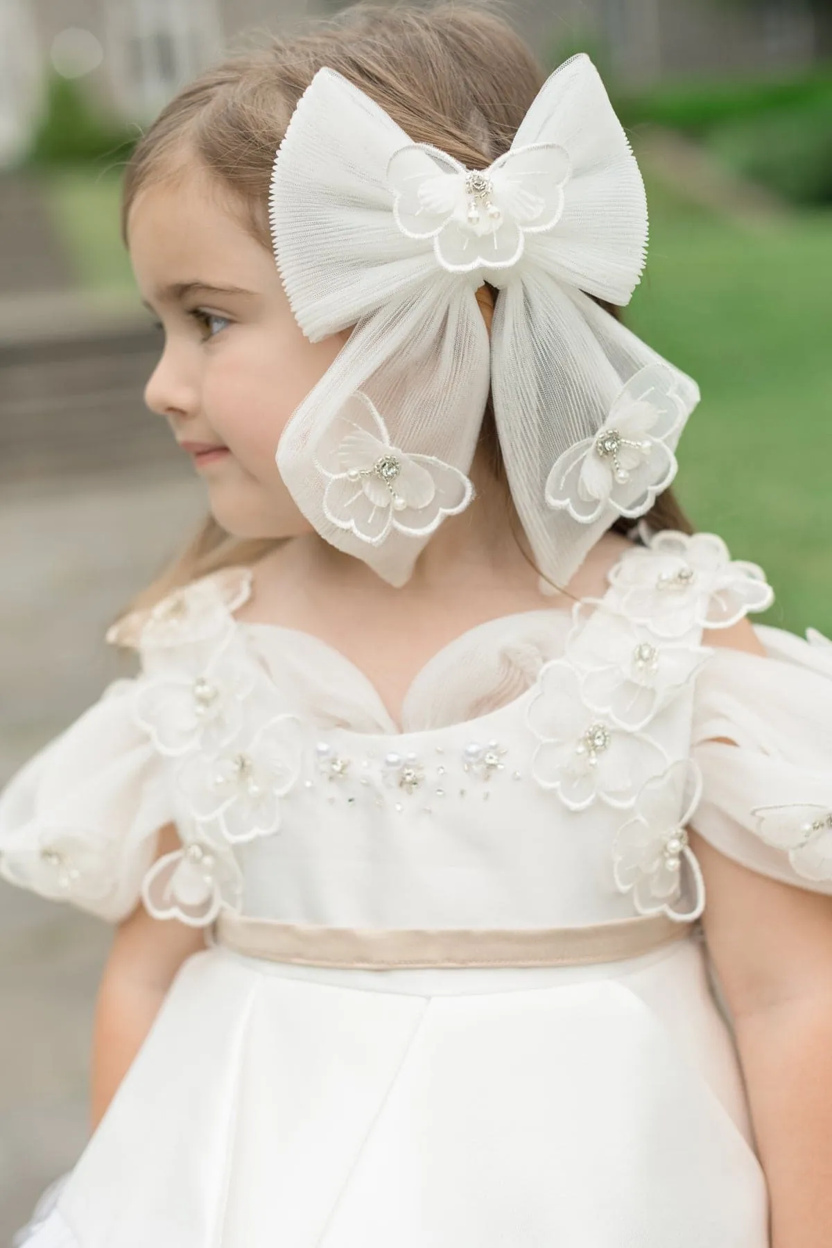 Constanza White Tulle Hair Bow