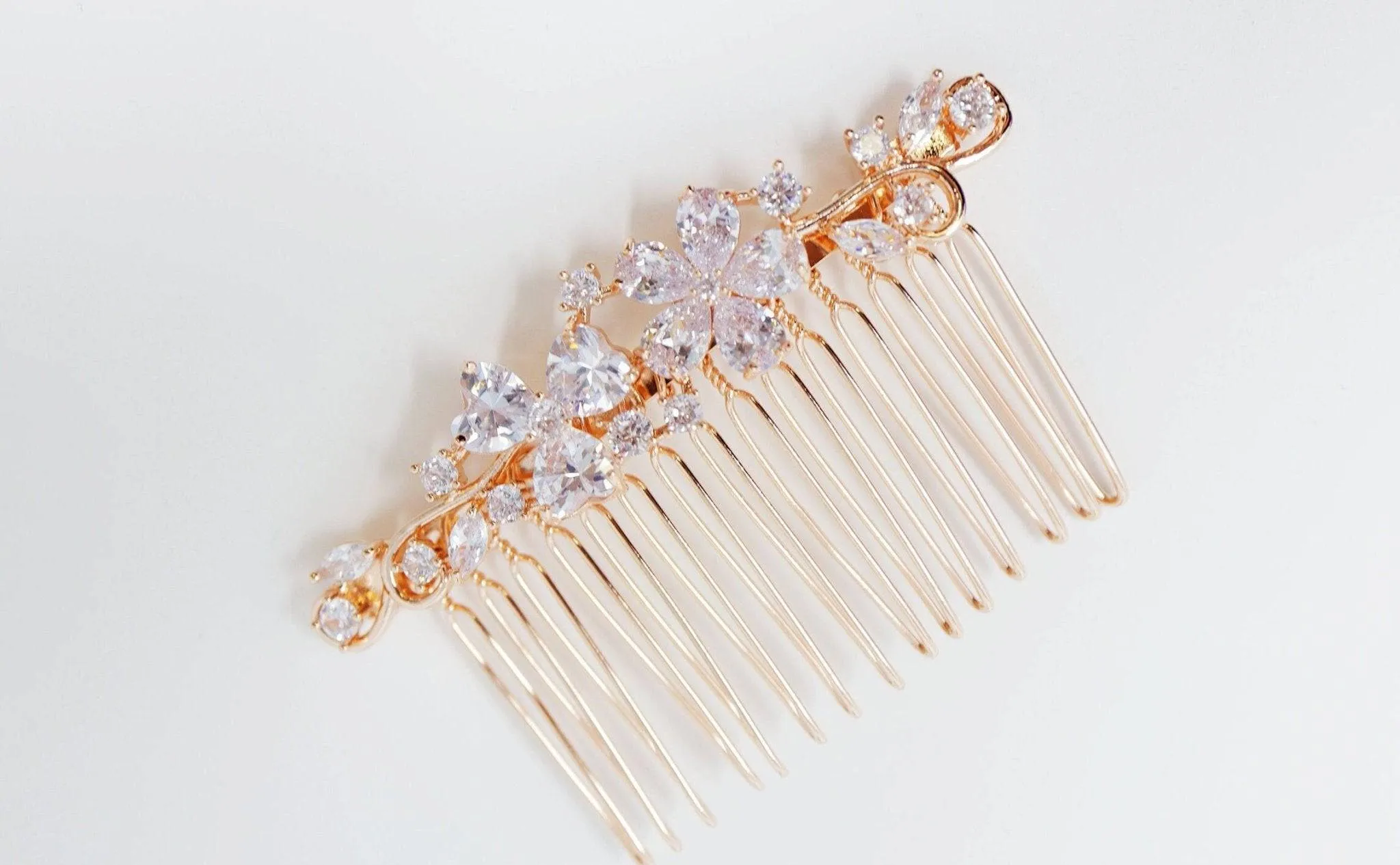 Cubic Zirconia Minimalist Diamond Floral leaves Bridal Hair Comb, Bridal Hair Accessories, Wedding Hair Accessory, Bridal Hair Comb.