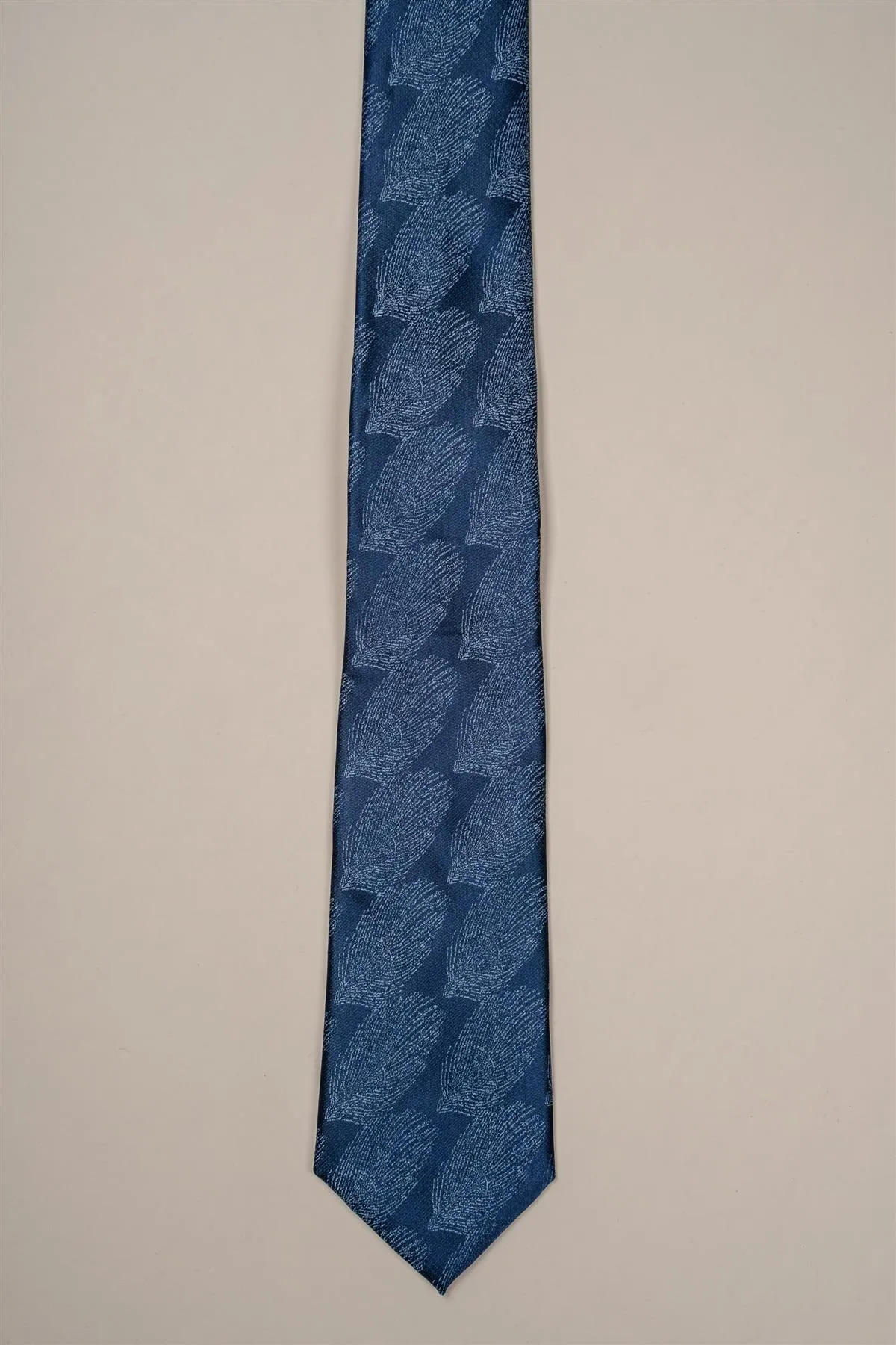 CV806 Tie