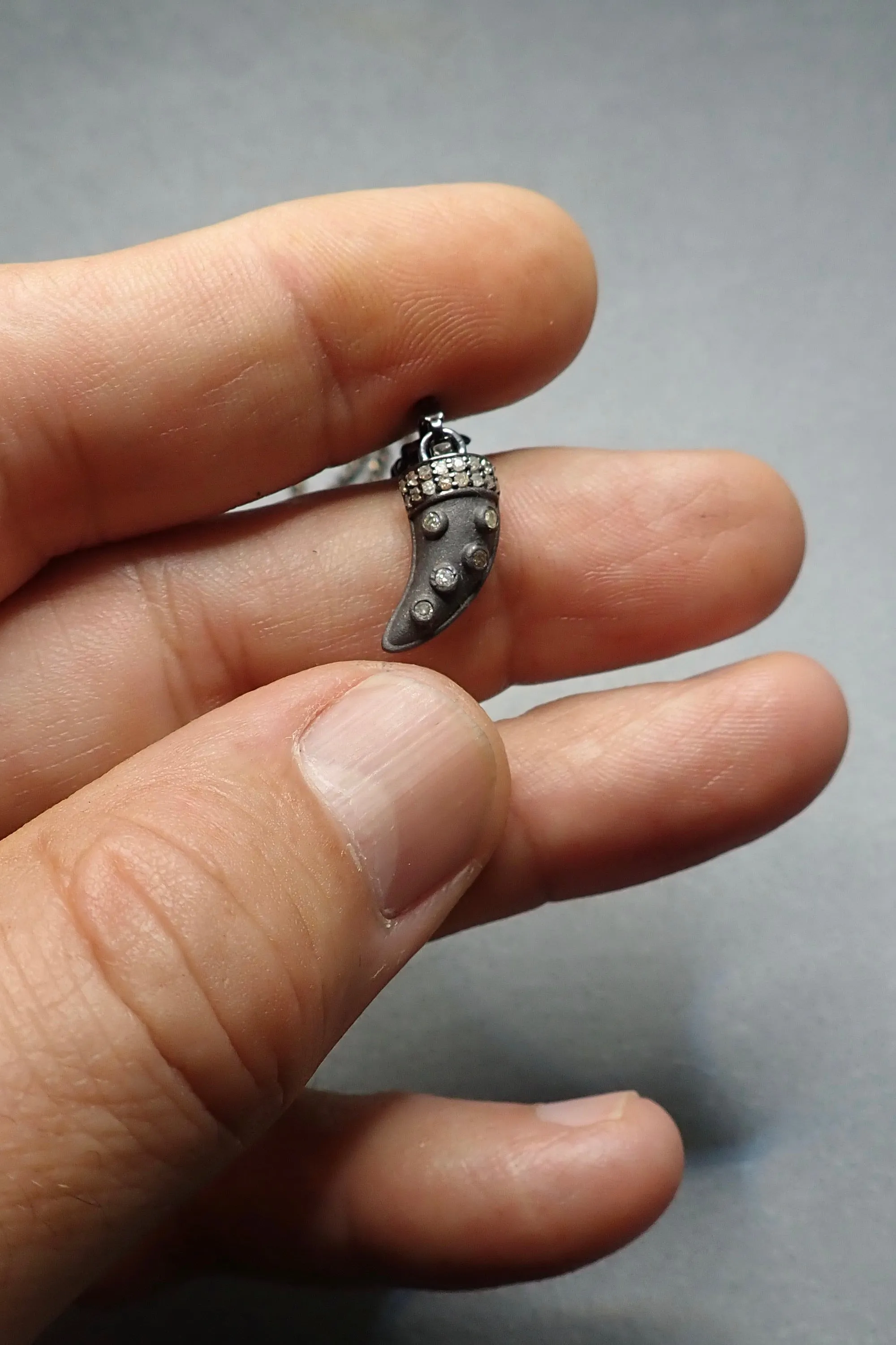 DIAMONDS HORN PENDANT