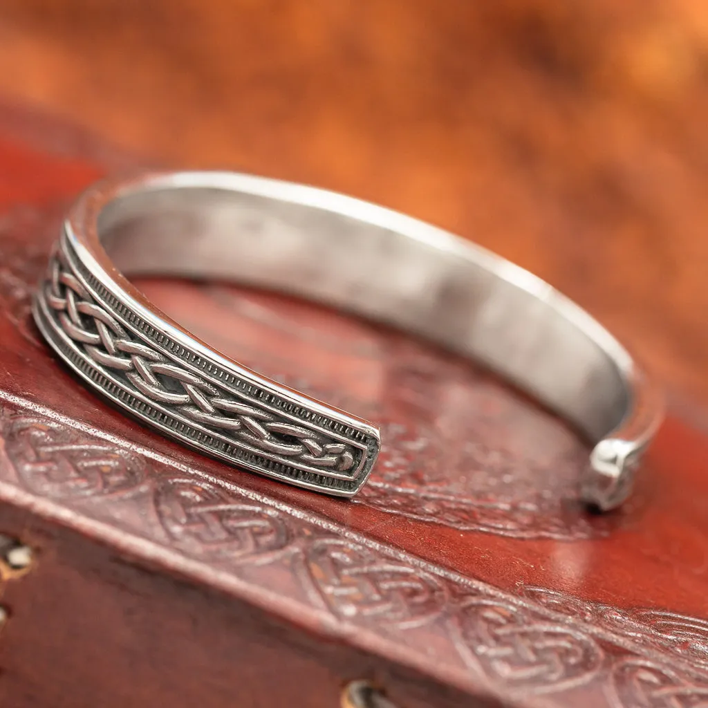 Mjolnir and knotwork Bangle