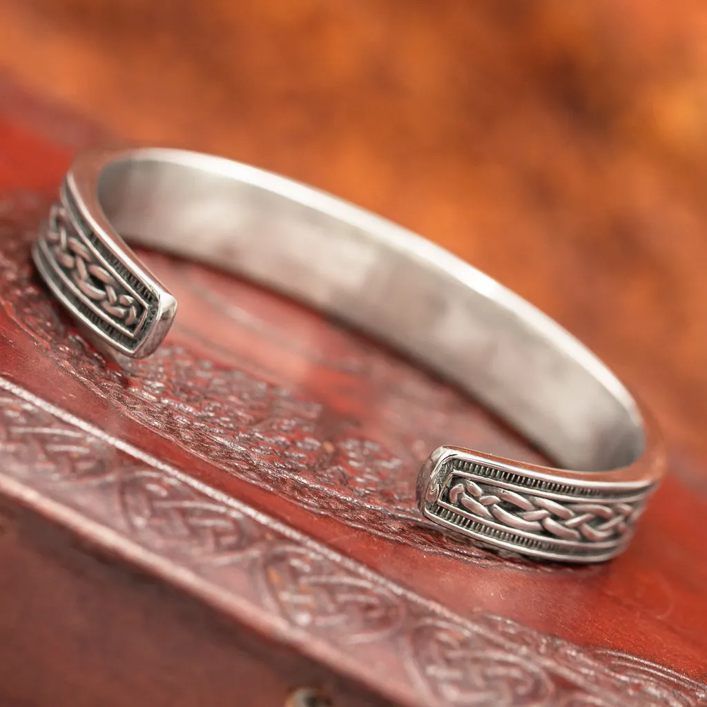 Mjolnir and knotwork Bangle