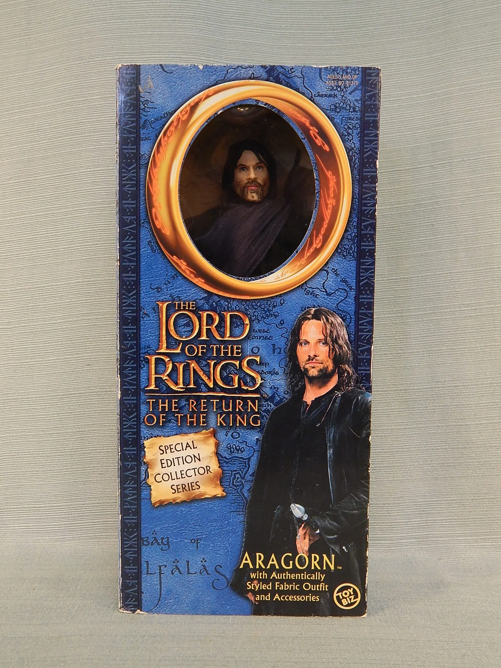 The Lord of the Rings 2003 New Line Figurine - Aragorn - New in Box!