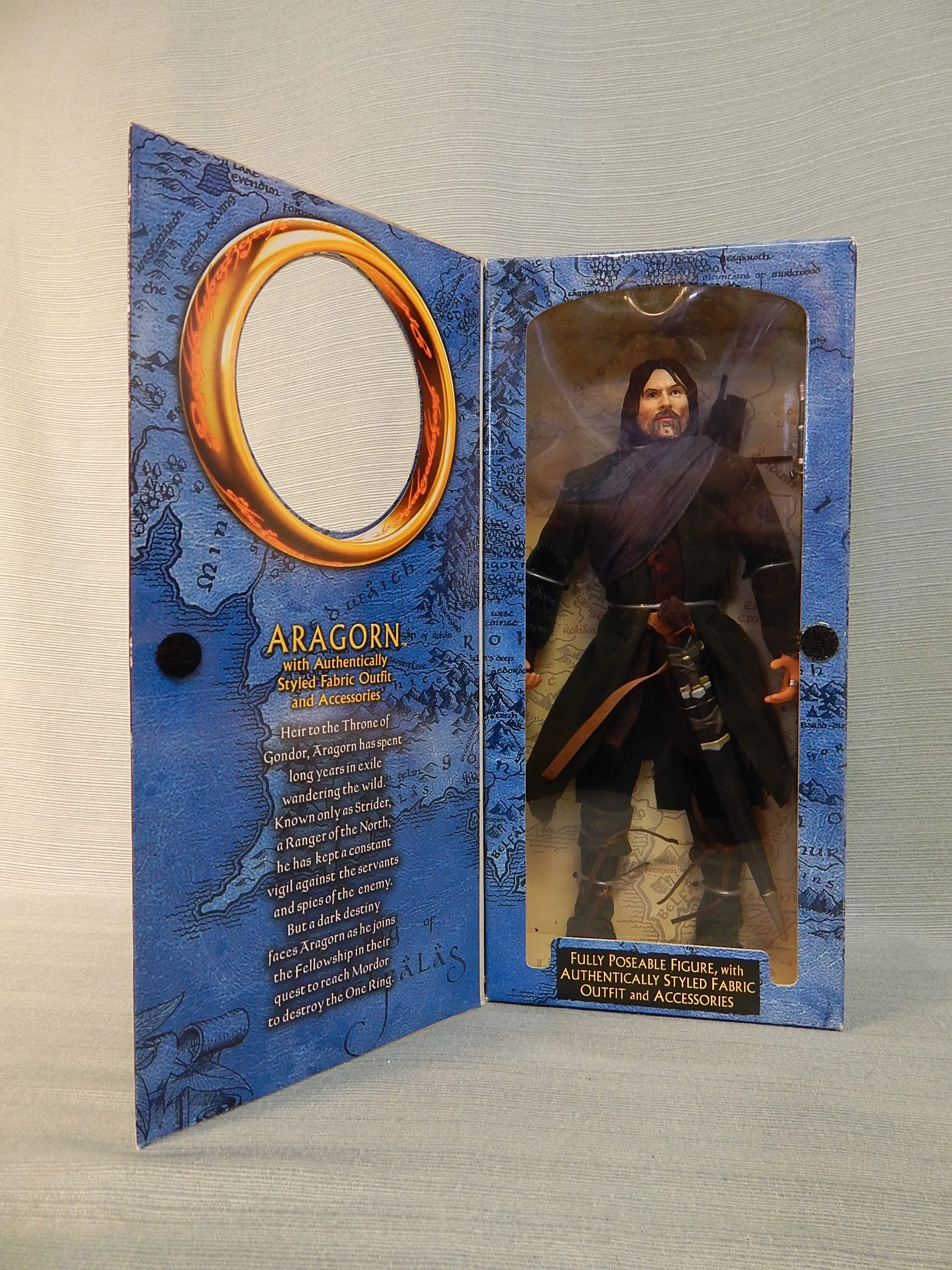 The Lord of the Rings 2003 New Line Figurine - Aragorn - New in Box!