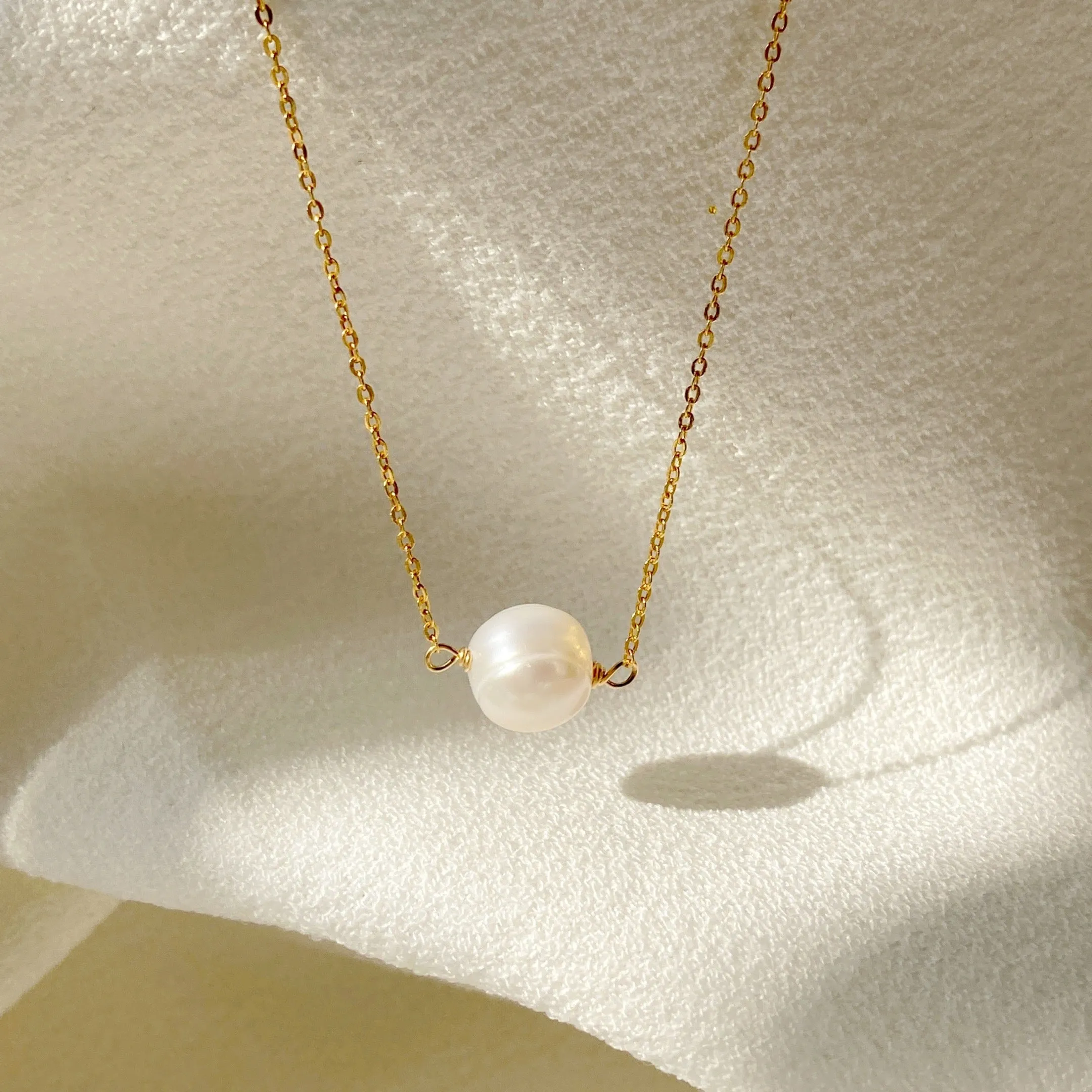 Venus Pearl Necklace