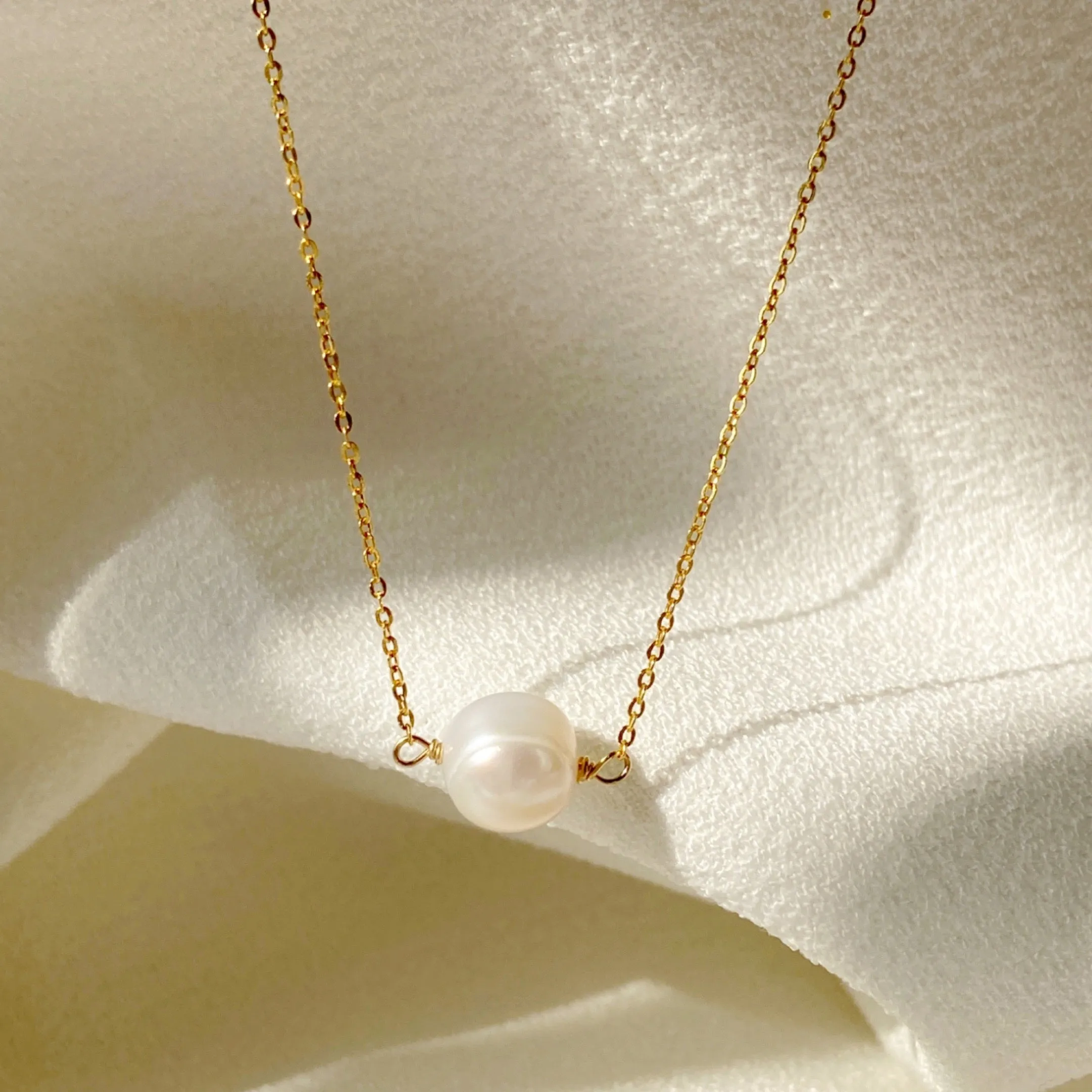 Venus Pearl Necklace