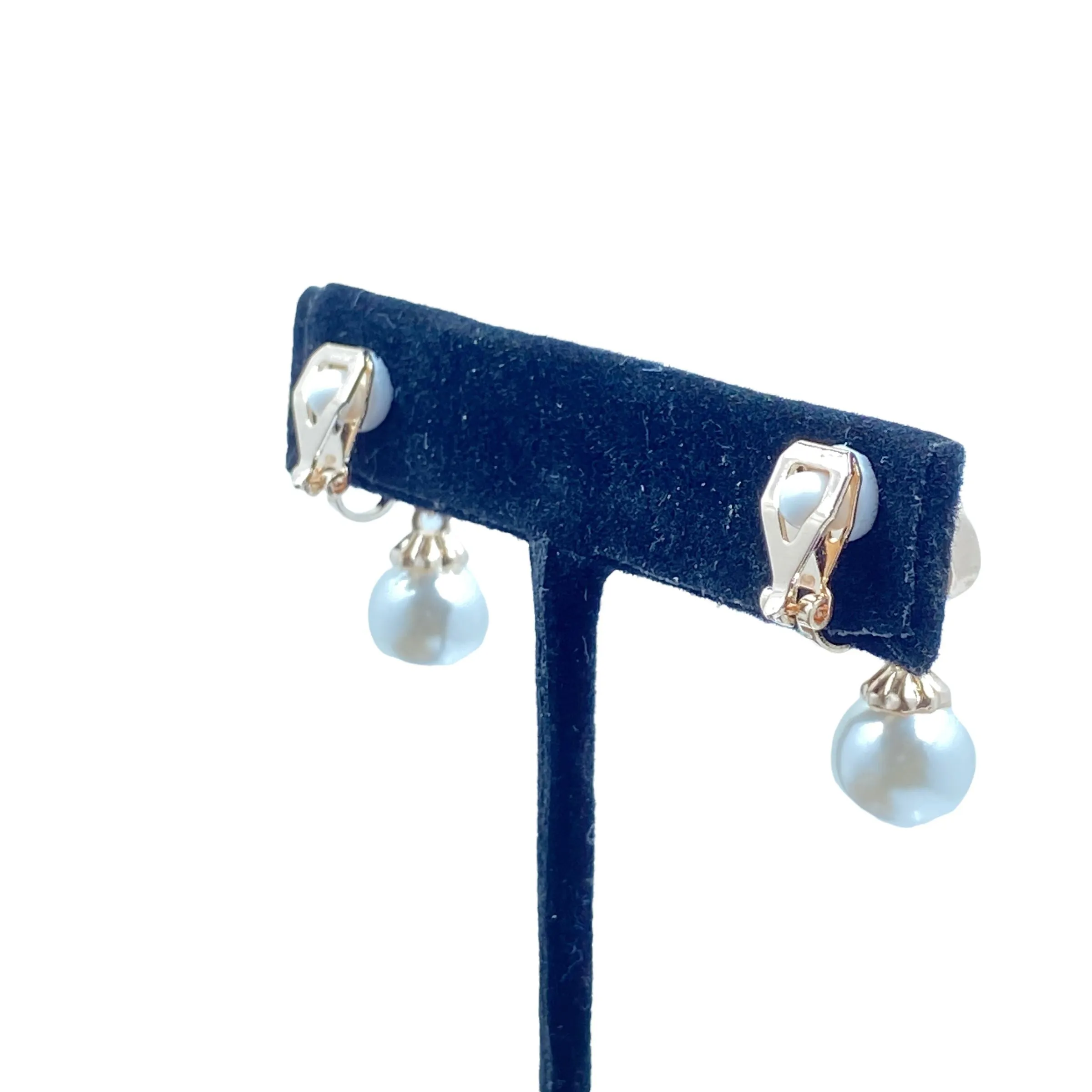 Viola Pearl Clip on Earrings